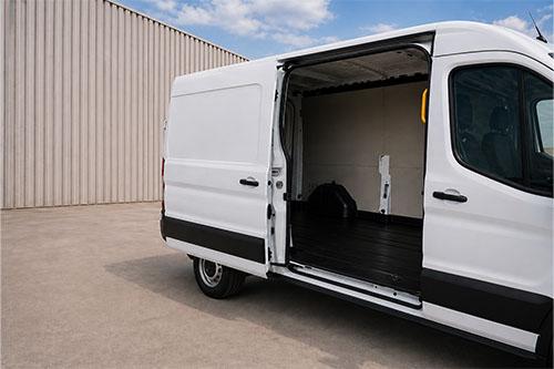 Ford Transit Kastenwagen von SpeedTransport — Transporter mieten in Leoben mit Führerschein B