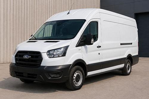 Ford Transit mit Kofferaufbau von SpeedTransport in Seitenansicht